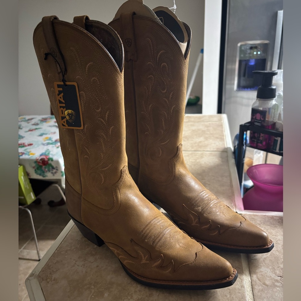 Ariat womans western boots
